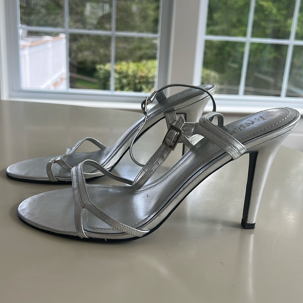 LAUREN RALPH LAUREN Aela silver metallic kidskin strappy sandals SIZE 9